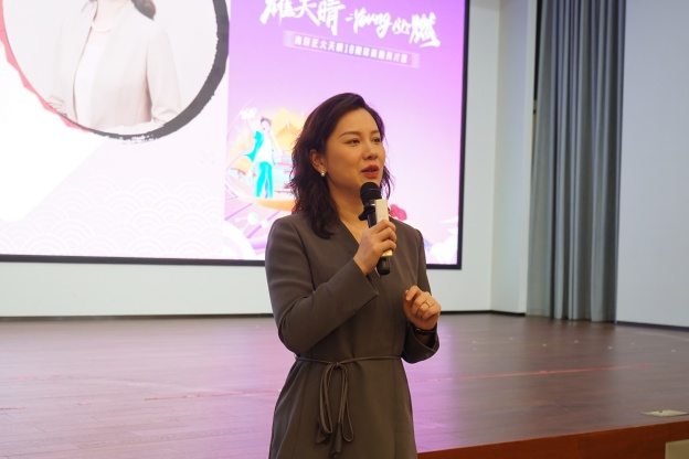 5.4外部講師禮儀課.JPG